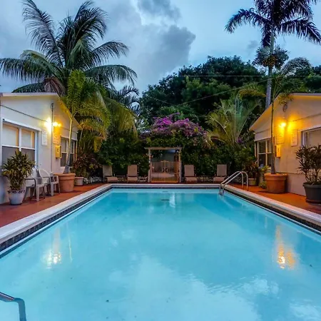 Richard'S Motel Courtyard